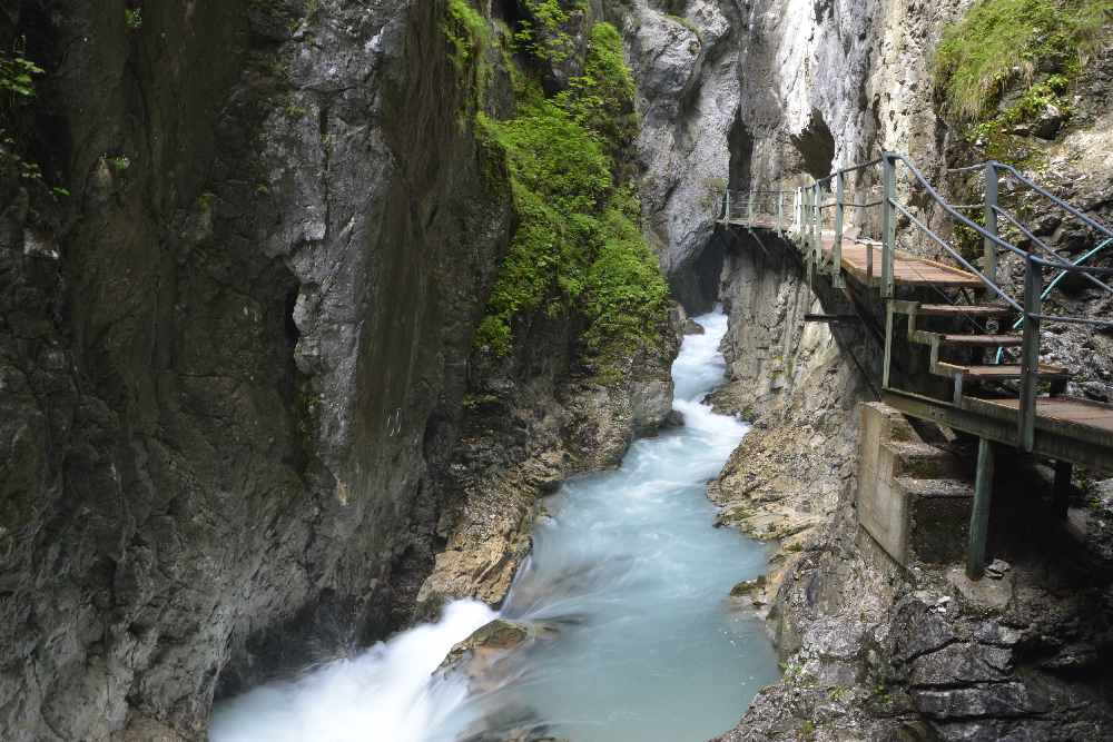 Die Leutaschklamm - ab Mittenwald zu den beeindruckenden Wasserfällen in Bayern!