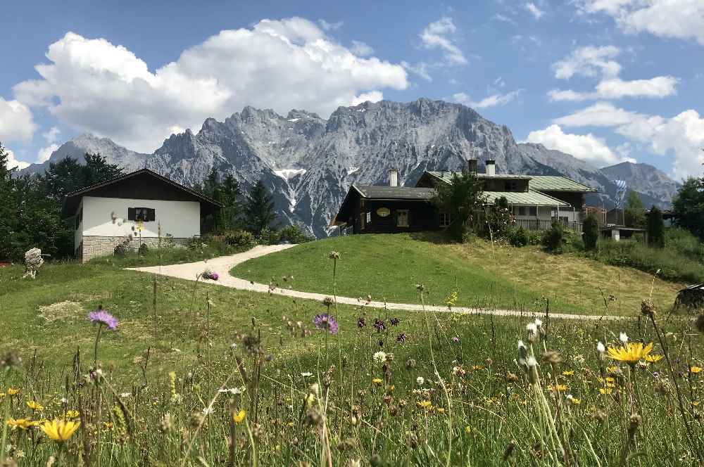 Wettersteingebirge Hütten - die Korbinianhütte in Mittenwald