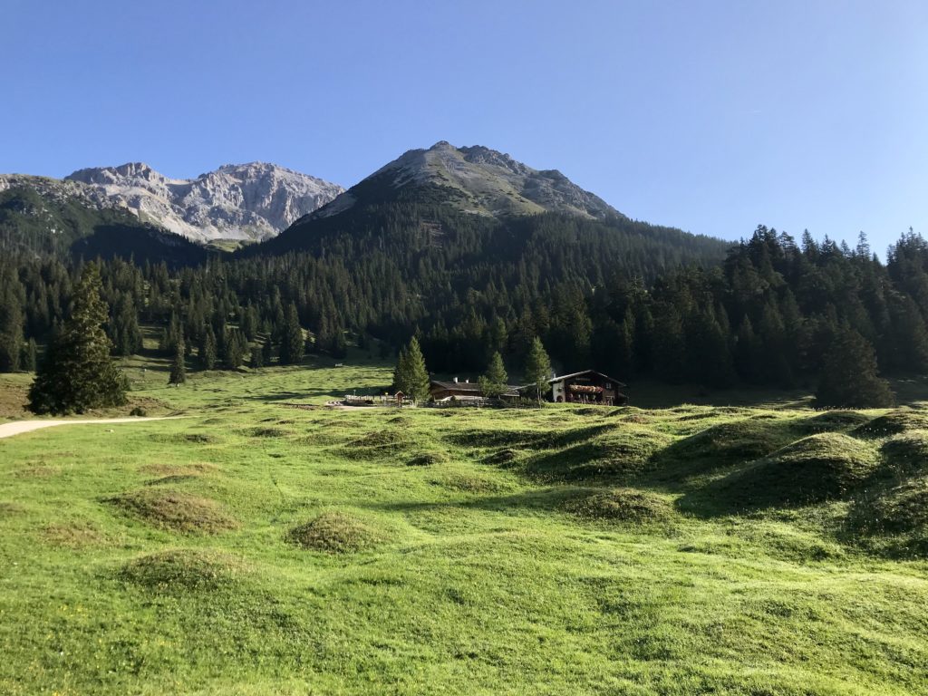 Wettersteingebirge Hütten - Idylle im Gaistal bei der Gaistalalm