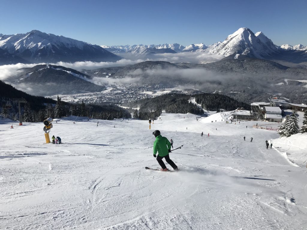 Skifahren mit Blick auf´s Wettersteingebirge