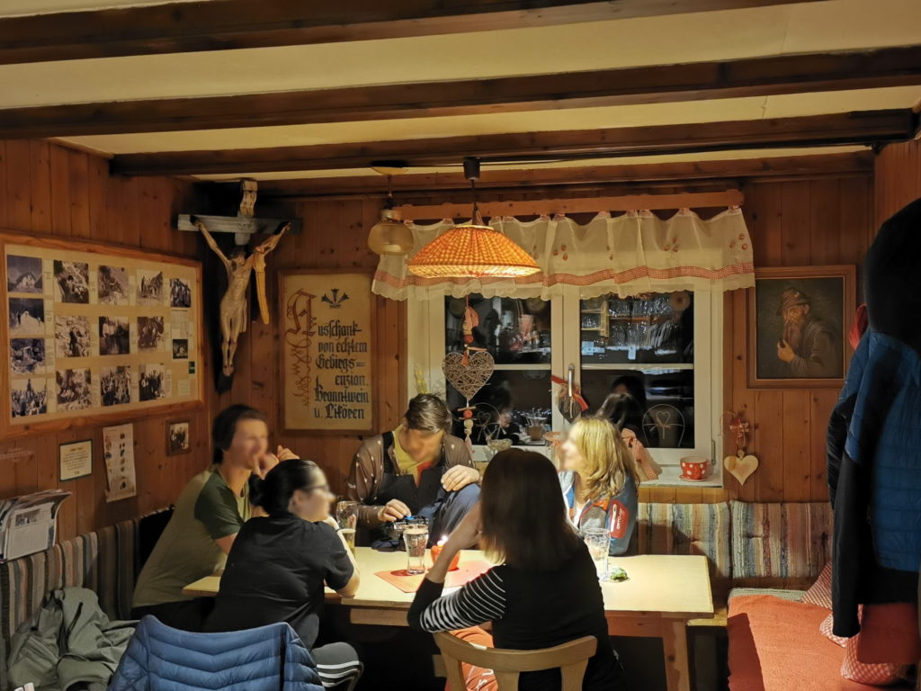 Hüttenabend auf der Wettersteinhütte