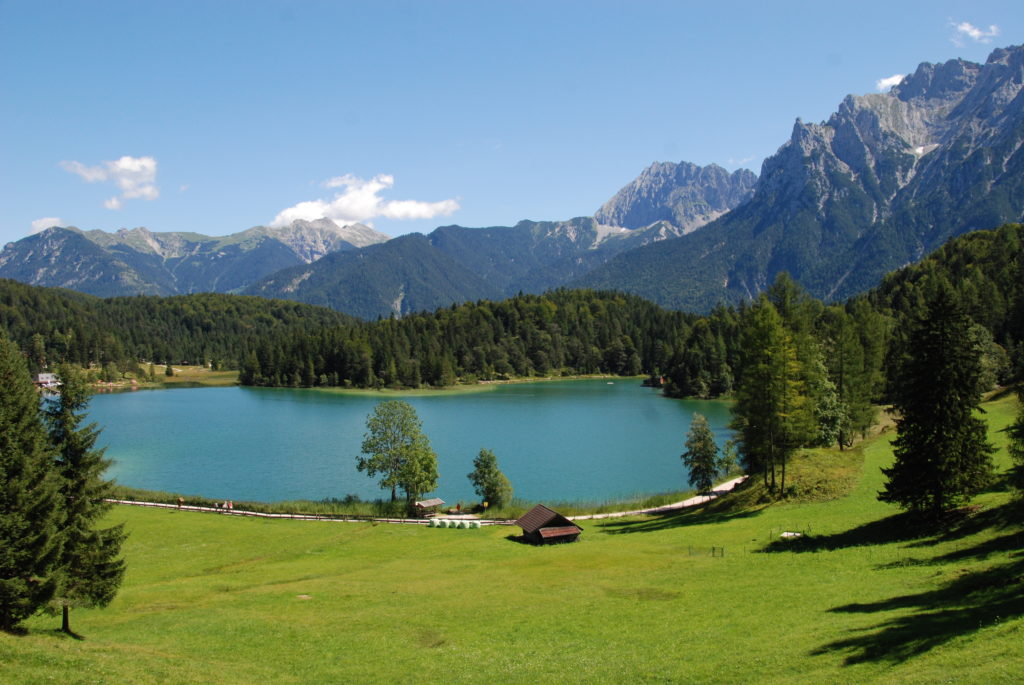 Lautersee Mittenwald - er liegt auf dem Weg der Schachenhaus Wanderung