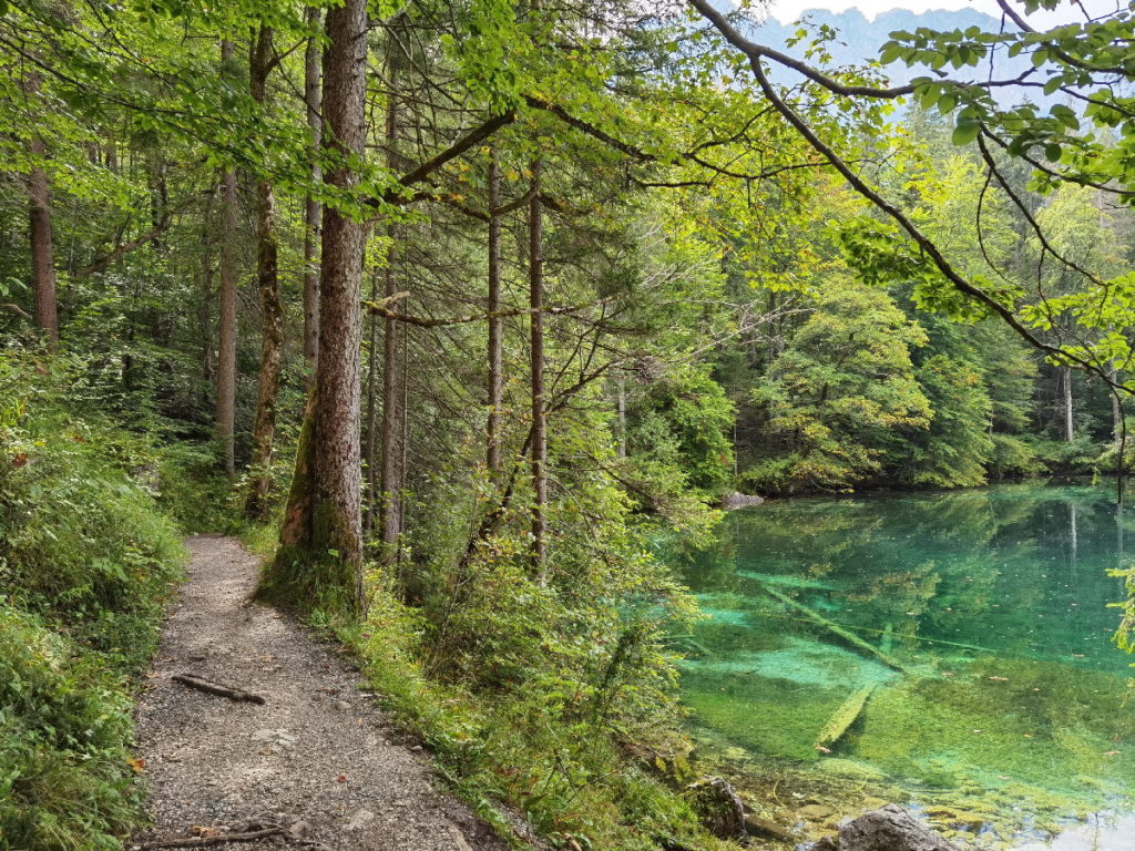 Tolle Badersee Wanderung rund um das türkisgrüne Gewässer