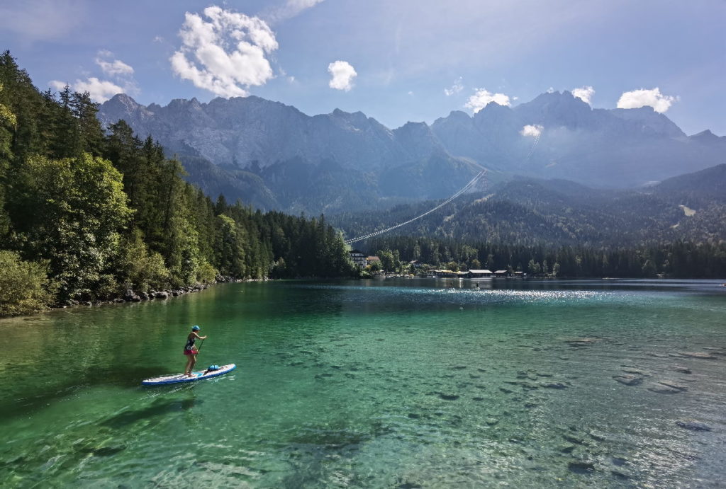 Der Eibsee mit dem Wettersteingebirge, bekanntester See an der Zugspitze