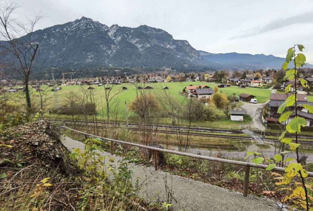 Von hier hast du diesen Panoramablick auf Garmisch Partenkirchen