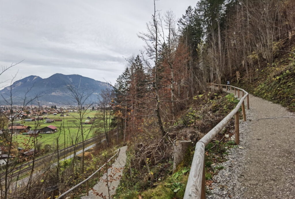 Hinauf zum Riessersee wandern - das ist der Aufstieg aus dem Talboden